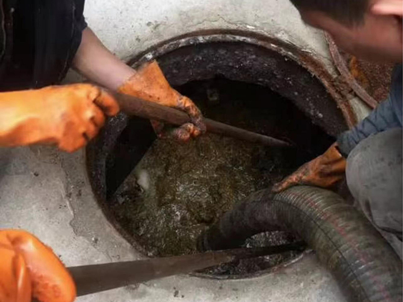 连州清理化粪池时如何避免沼气的危害?